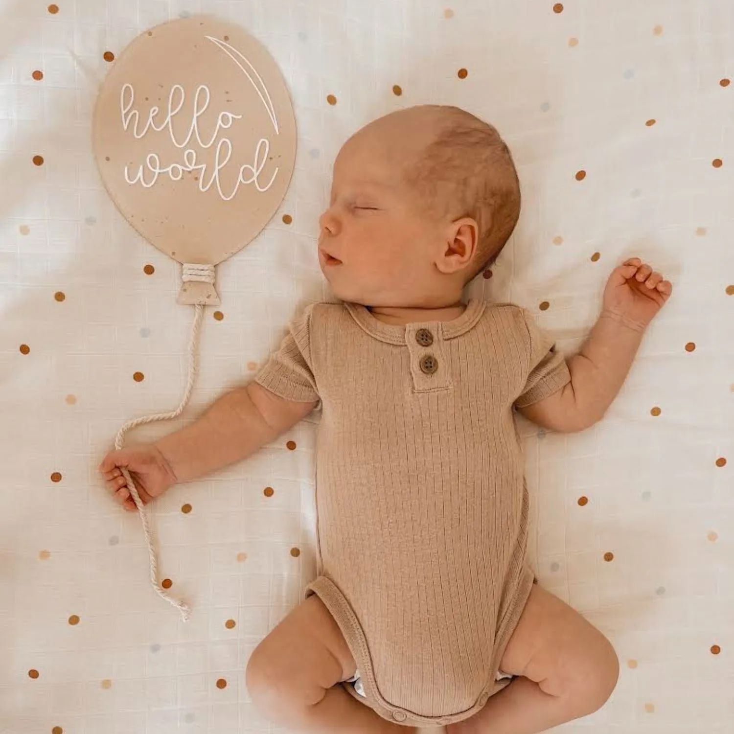 BALLOON BIRTH ANNOUNCEMENT | SPECKLE