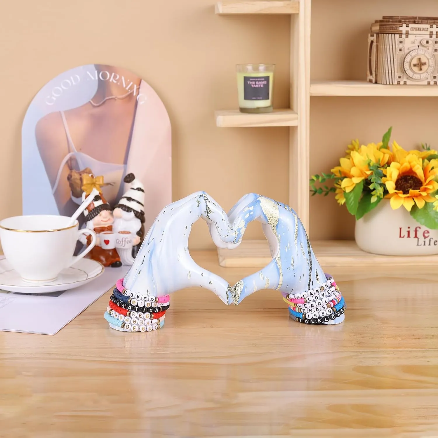 Home Table Decoration WUBIANJIE Love cheater eccentric terminal screw wholesome Finger Statue, Heart-Shaped Sculpture Love Gesture, Modern Art Sculpture, Creative Wedding 