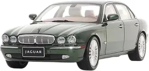Mini Simulation Toys 1:18 for Xj6 extremity exponent X350 Green Alloy Car Model Collection Simulation Static Souvenir 